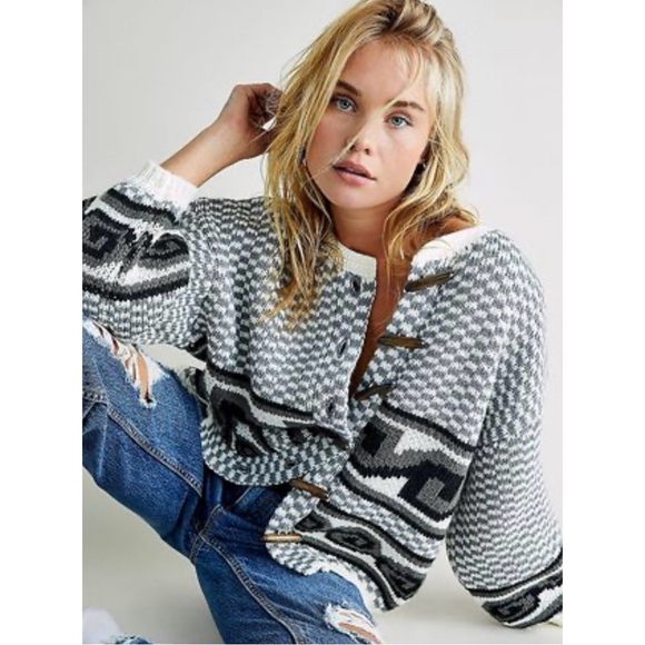 Jen’s Pirate Booty Gray Patterned Sweater - Size M/L - Picture 1 of 8